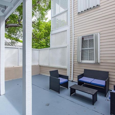 New Casa Caribe By Brightwild- Two-Story Condo Rooftop Pool Key West Exterior photo